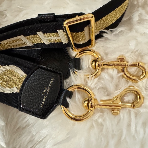Marc Jacobs “The Strap” strap in Black and Gold - Picture 3 of 6